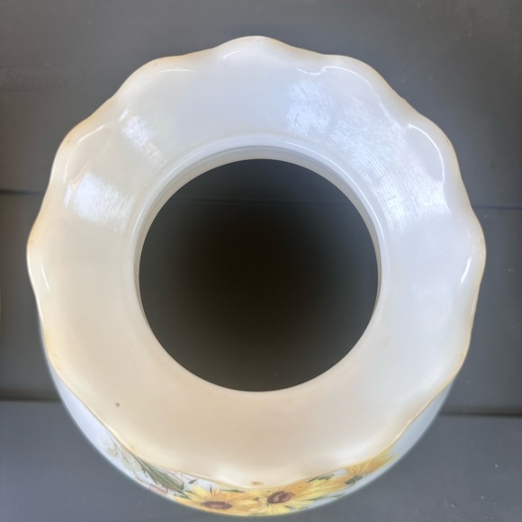 Vintage Sunflower Ceramic Milkglass lampshades - Picture 5 of 9